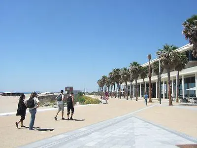 Les Tritons Hotell